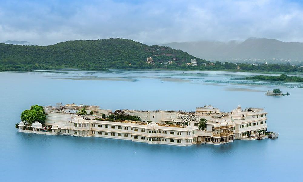 udaipur-car-rental